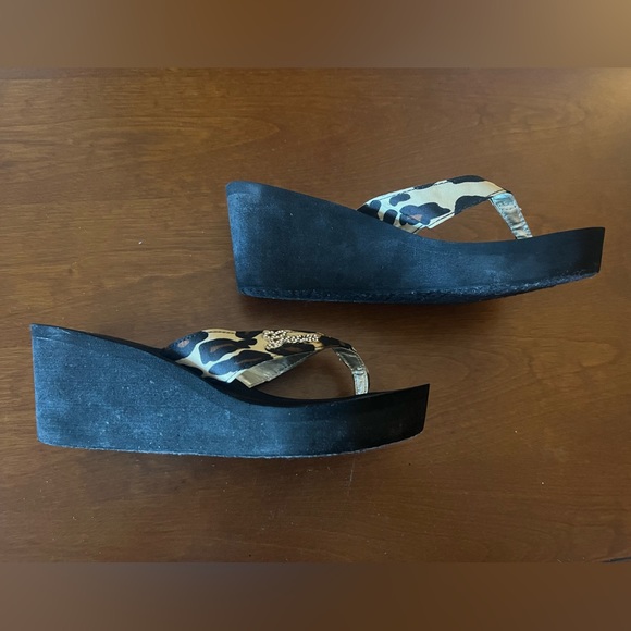 Guess Leopard flip flop 8.5 - Picture 2 of 5